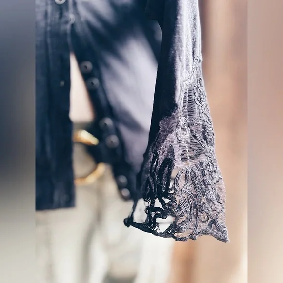 NWT Free People Rosebud Cuff Lace Top - Black - Size XL - Picture 16 of 16